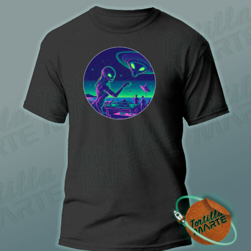 Playera Negra Platillo Voladon